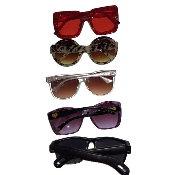SUNGLASSES: Mixed lot of stylish Sunglasses (5 Pairs) - Adult Size - Picture 2 of 2